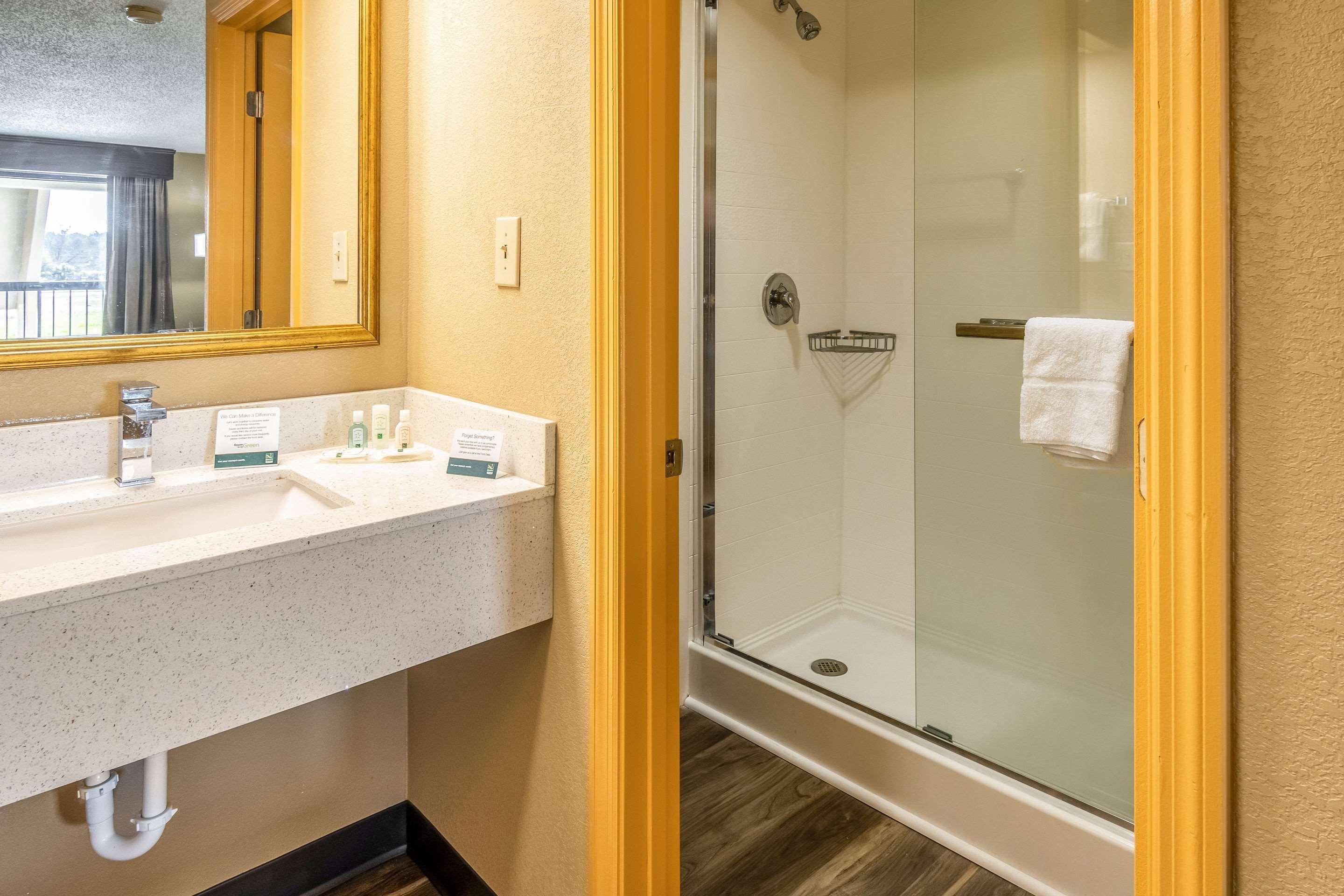 Quality Inn Perry - National Fairgrounds Area Buitenkant foto